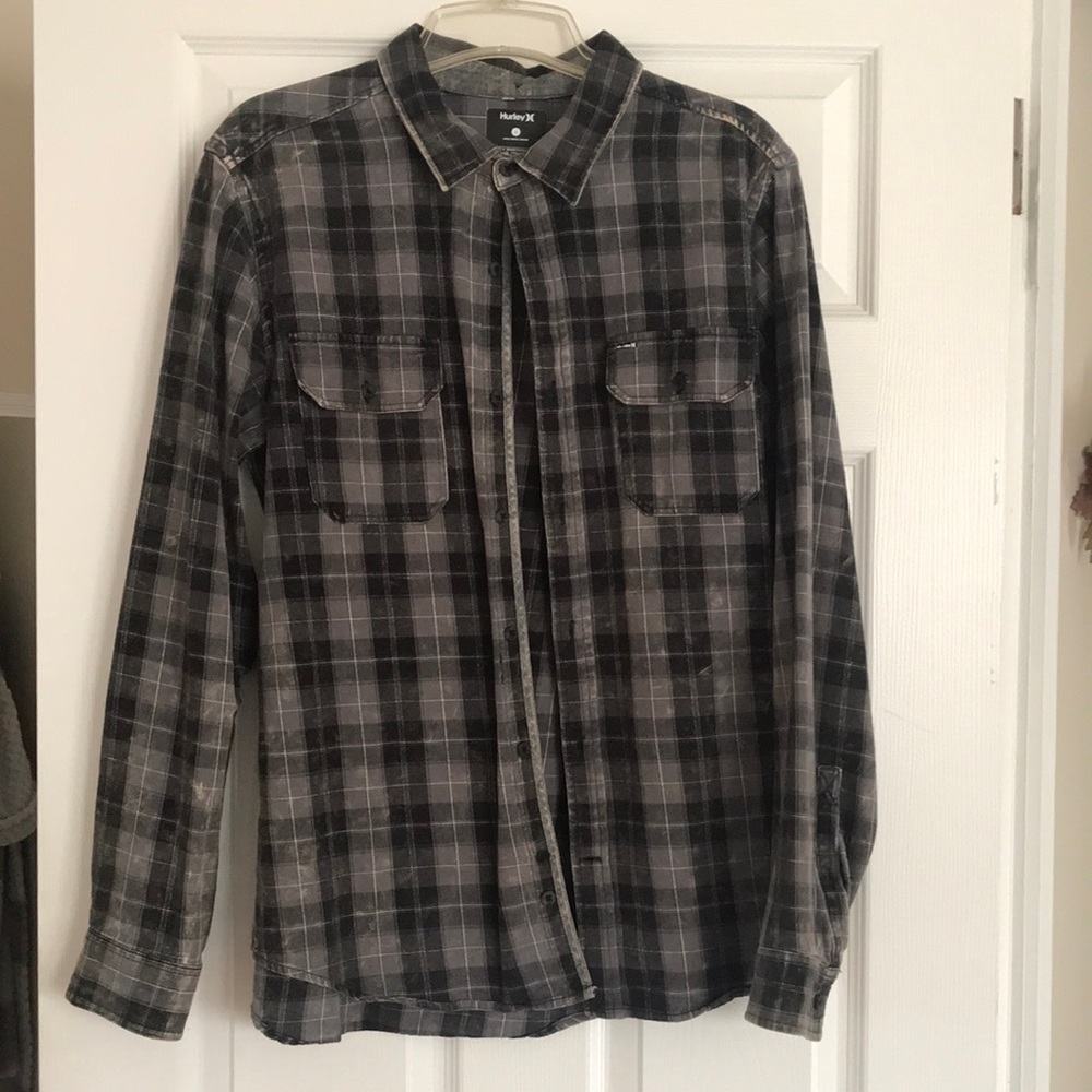 Men’s long sleeve Hurley.